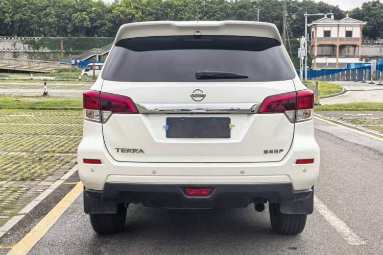 Used Nissan Terra 2018 2.5L Automatic 2WD Smart Enjoyment Version Exterior 5