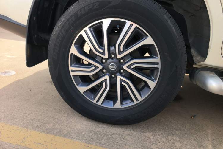 Used Nissan Terra 2018 2.5L Automatic 2WD Luxury Edition Exterior 5