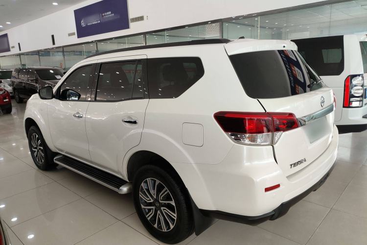 Used Nissan Terra 2018 2.5L Automatic 4x4 Luxury Edition Exterior 5