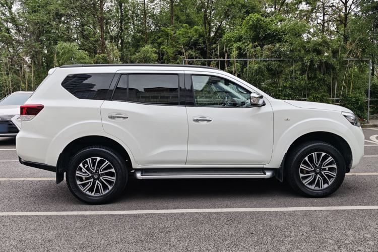 Used Nissan Terra 2018 2.5L Automatic 2WD Luxury Edition Exterior 7