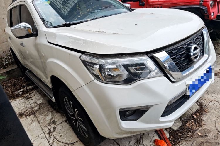 Used Nissan Terra 2018 2.5L Automatic 2WD Luxury Edition Front Right 45 Deg