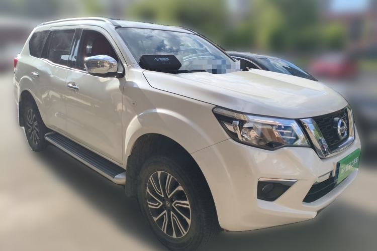 Used Nissan Terra 2018 2.5L Automatic 4x4 Luxury Edition Front Right 45 Deg