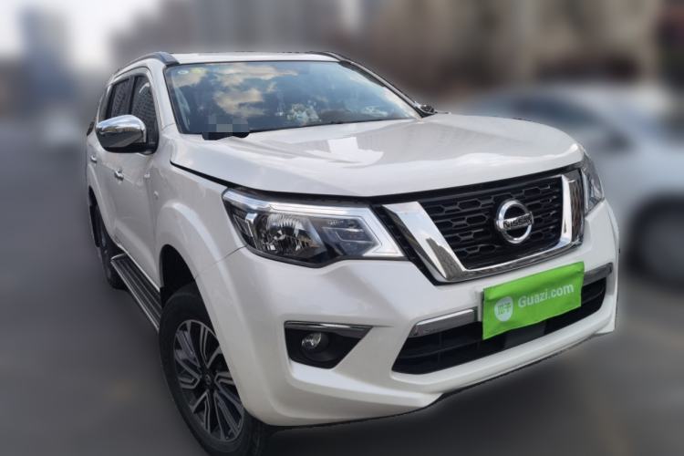 Used Nissan Terra 2018 2.5L Automatic 4x4 Luxury Edition Front Right 45 Deg