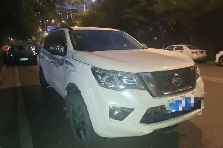 Used Nissan Terra 2018 2.5L Automatic 4x4 Luxury Edition Front Right 45 Deg