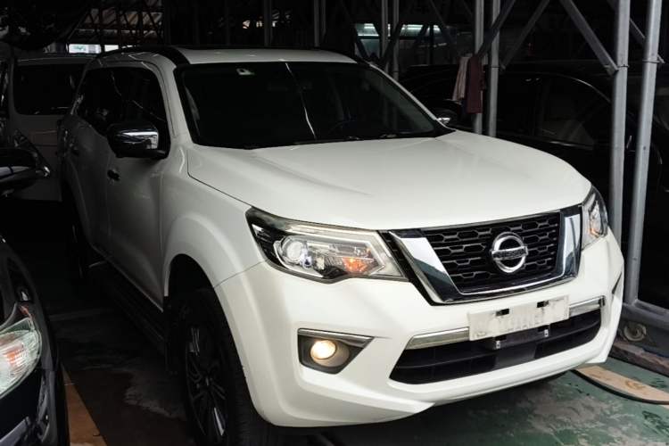 Used Nissan Terra 2018 2.5L Automatic 4x4 Flagship Edition Front Right 45 Deg