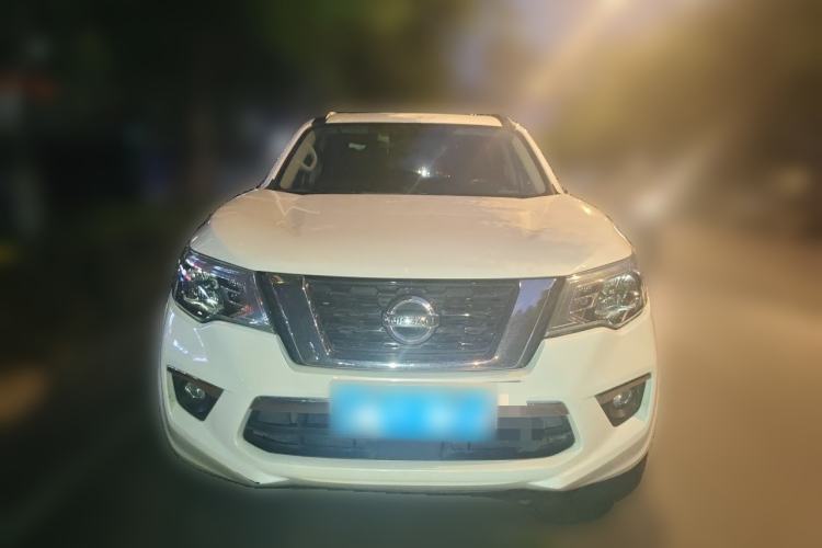 Used Nissan Terra 2018 2.5L Automatic 4x4 Luxury Edition Front