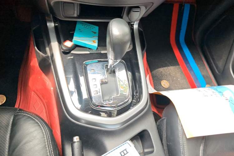 Used Nissan Terra 2018 2.5L Automatic 2WD Luxury Edition Gear Lever