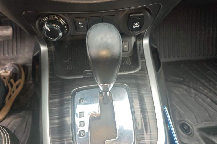 Used Nissan Terra 2018 2.5L Automatic 4x4 Flagship Edition Gear Lever
