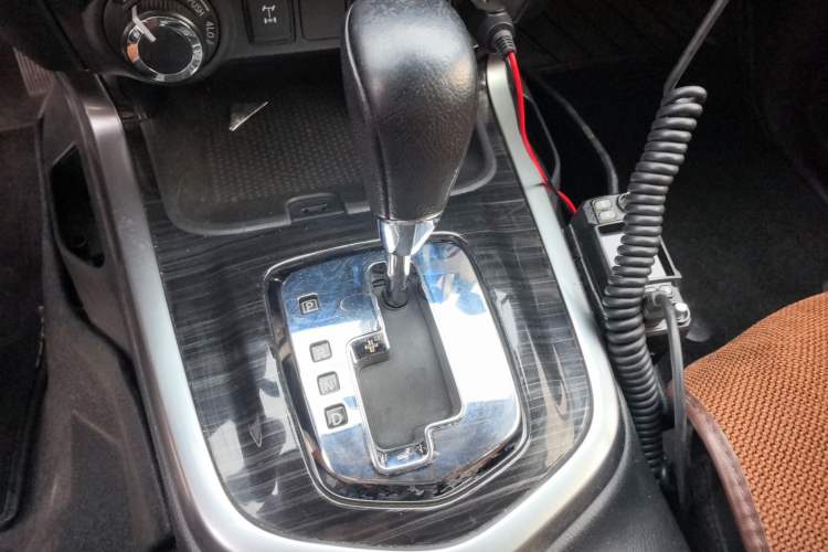 Used Nissan Terra 2018 2.5L Automatic 4x4 Flagship Edition Gear Lever