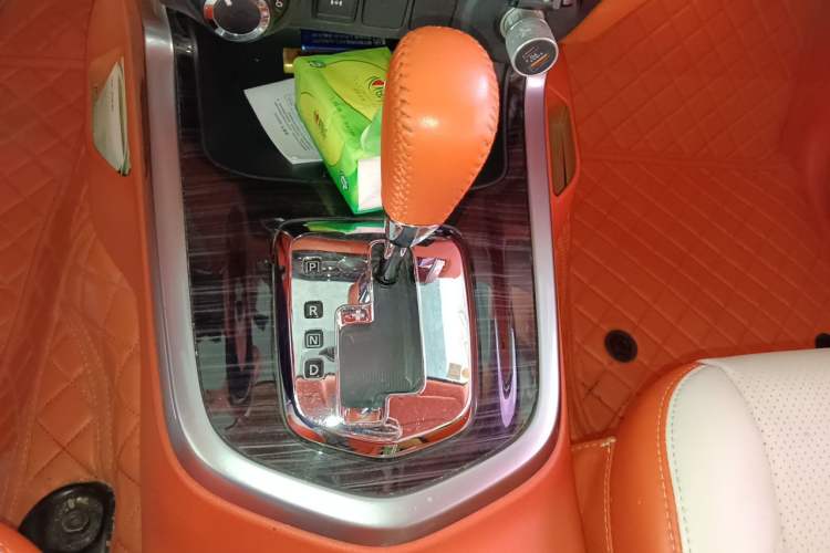 Used Nissan Terra 2018 2.5L Automatic 4x4 Flagship Edition Gear Lever