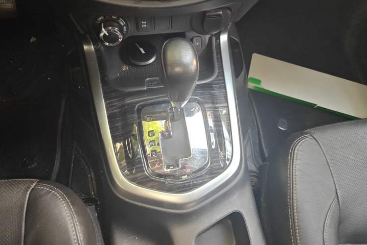 Used Nissan Terra 2018 2.5L Automatic 4x4 Flagship Edition Gear Lever