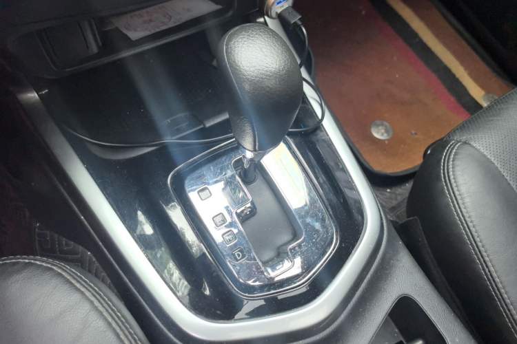 Used Nissan Terra 2018 2.5L Automatic 2WD Luxury Edition Gear Lever