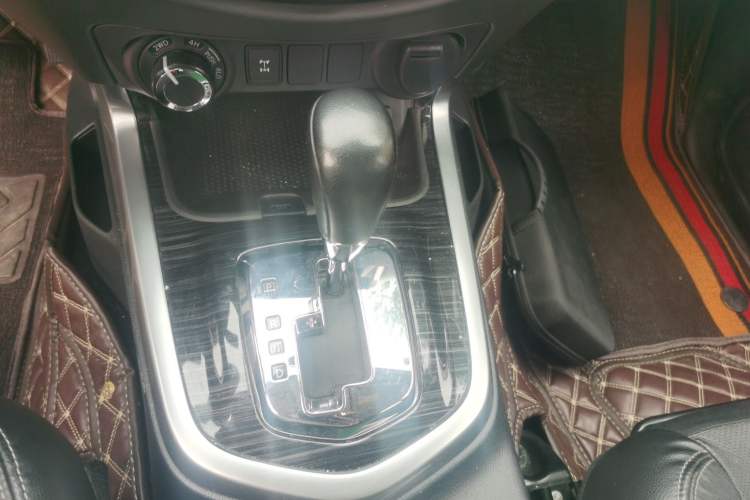 Used Nissan Terra 2018 2.5L Automatic 4x4 Flagship Edition Gear Lever