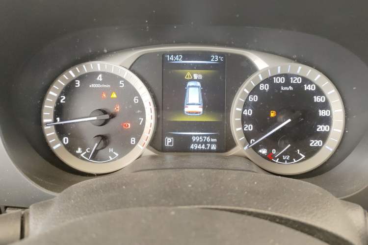 Used Nissan Terra 2018 2.5L Automatic 2WD Luxury Edition Instrument Cluster