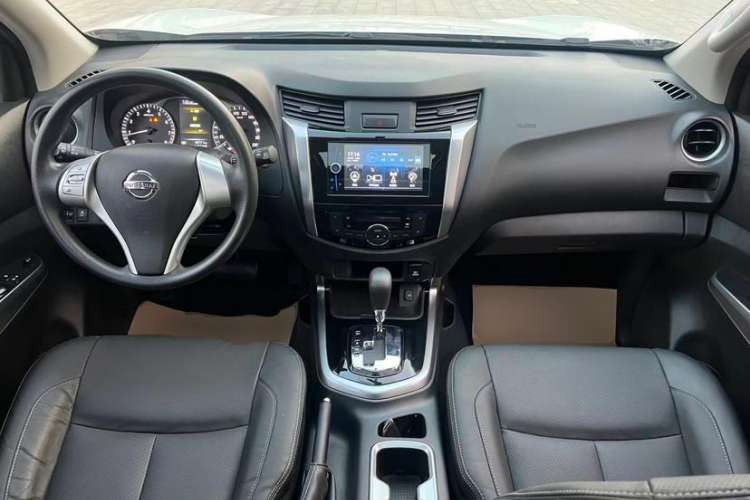 Used Nissan Terra 2018 2.5L Automatic 2WD Luxury Edition Interior 1