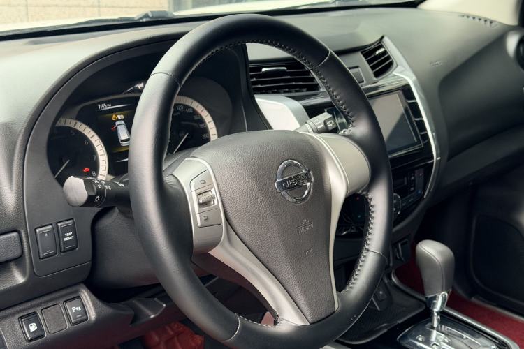 Used Nissan Terra 2018 2.5L Automatic 2WD Luxury Edition Interior 1