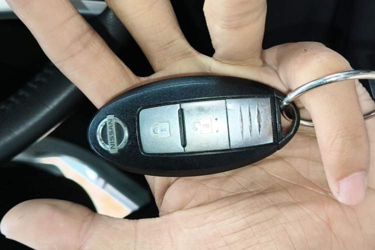 Used Nissan Terra 2018 2.5L Automatic 4x4 Flagship Edition Interior 1