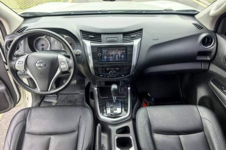 Used Nissan Terra 2018 2.5L Automatic 2WD Smart Enjoyment Version Interior 11