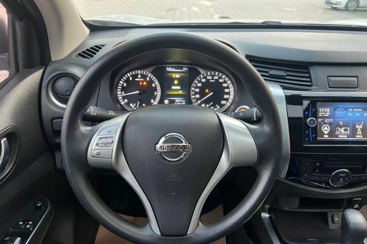 Used Nissan Terra 2018 2.5L Automatic 2WD Luxury Edition Interior 2