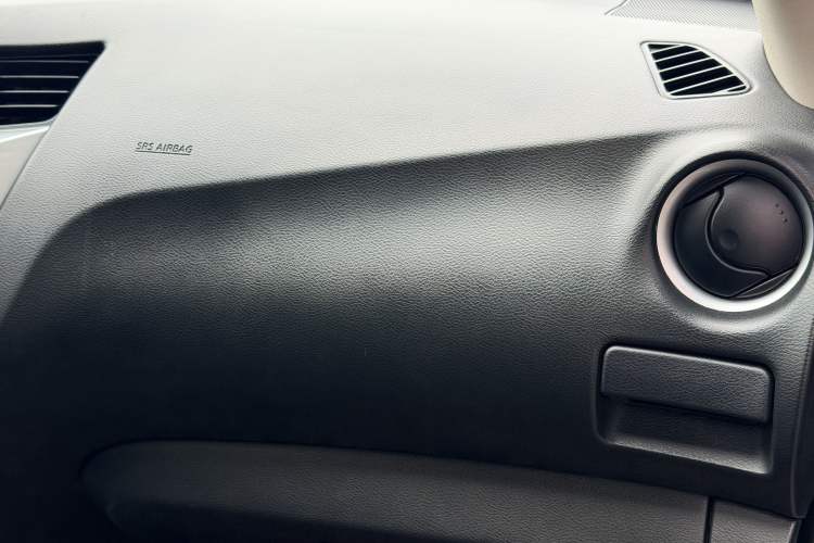 Used Nissan Terra 2018 2.5L Automatic 2WD Luxury Edition Interior 2