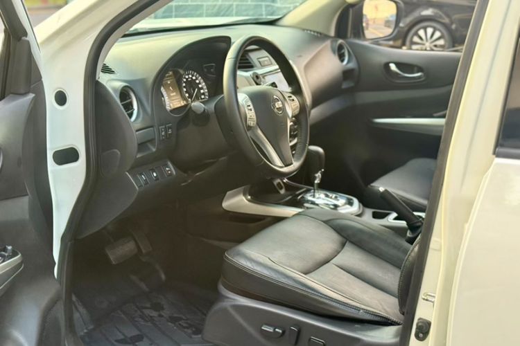 Used Nissan Terra 2018 2.5L Automatic 4x4 Flagship Edition Interior 3