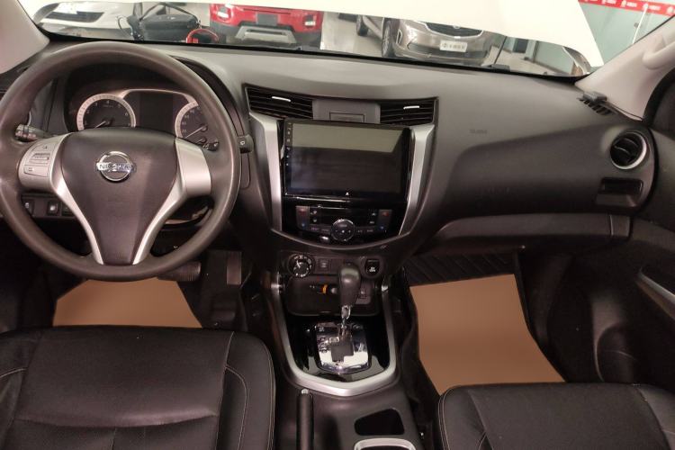 Used Nissan Terra 2018 2.5L Automatic 4x4 Luxury Edition Interior 4