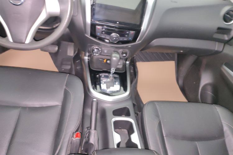 Used Nissan Terra 2018 2.5L Automatic 4x4 Luxury Edition Interior 5