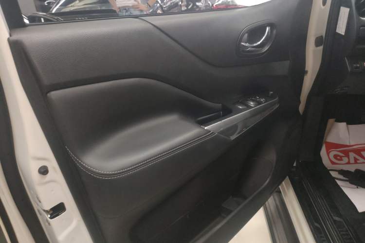 Used Nissan Terra 2018 2.5L Automatic 2WD Luxury Edition Left Front Door Interior