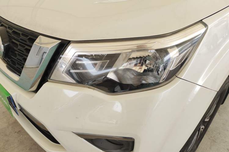 Used Nissan Terra 2018 2.5L Automatic 2WD Luxury Edition Left Front Headlight