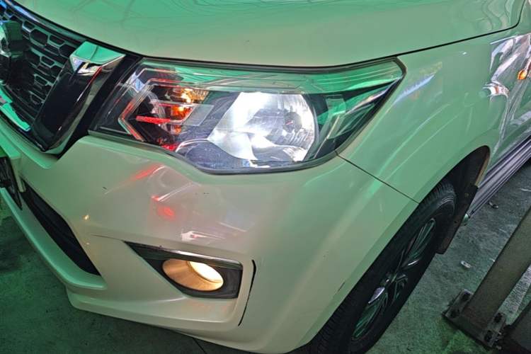 Used Nissan Terra 2018 2.5L Automatic 2WD Luxury Edition Left Front Headlight