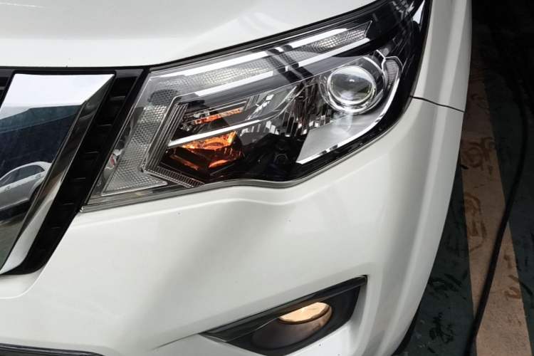 Used Nissan Terra 2018 2.5L Automatic 4x4 Flagship Edition Left Front Headlight