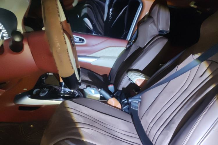 Used Nissan Terra 2018 2.5L Automatic 4x4 Luxury Edition Left Front Seat