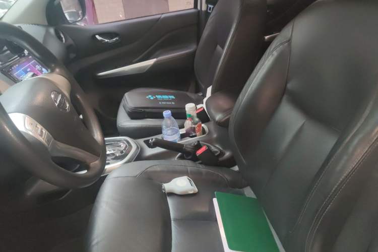 Used Nissan Terra 2018 2.5L Automatic 2WD Luxury Edition Left Front Seat