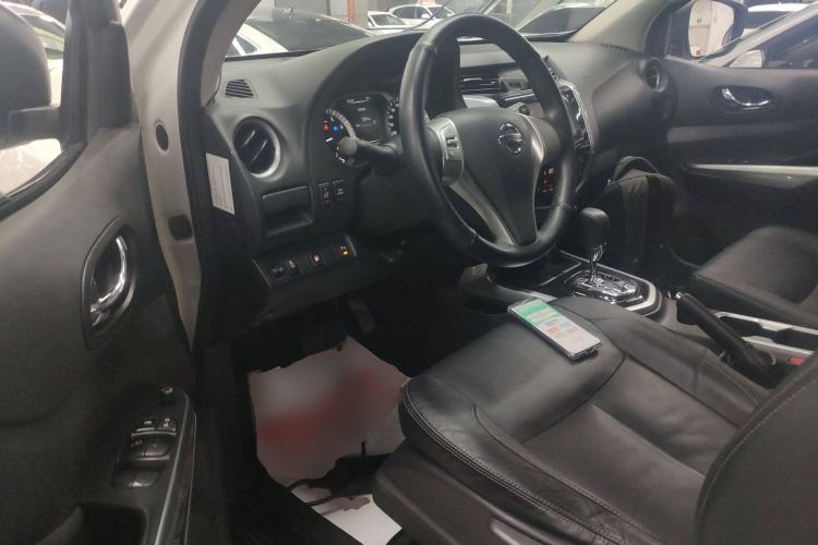 Used Nissan Terra 2018 2.5L Automatic 2WD Luxury Edition Left Front Seat