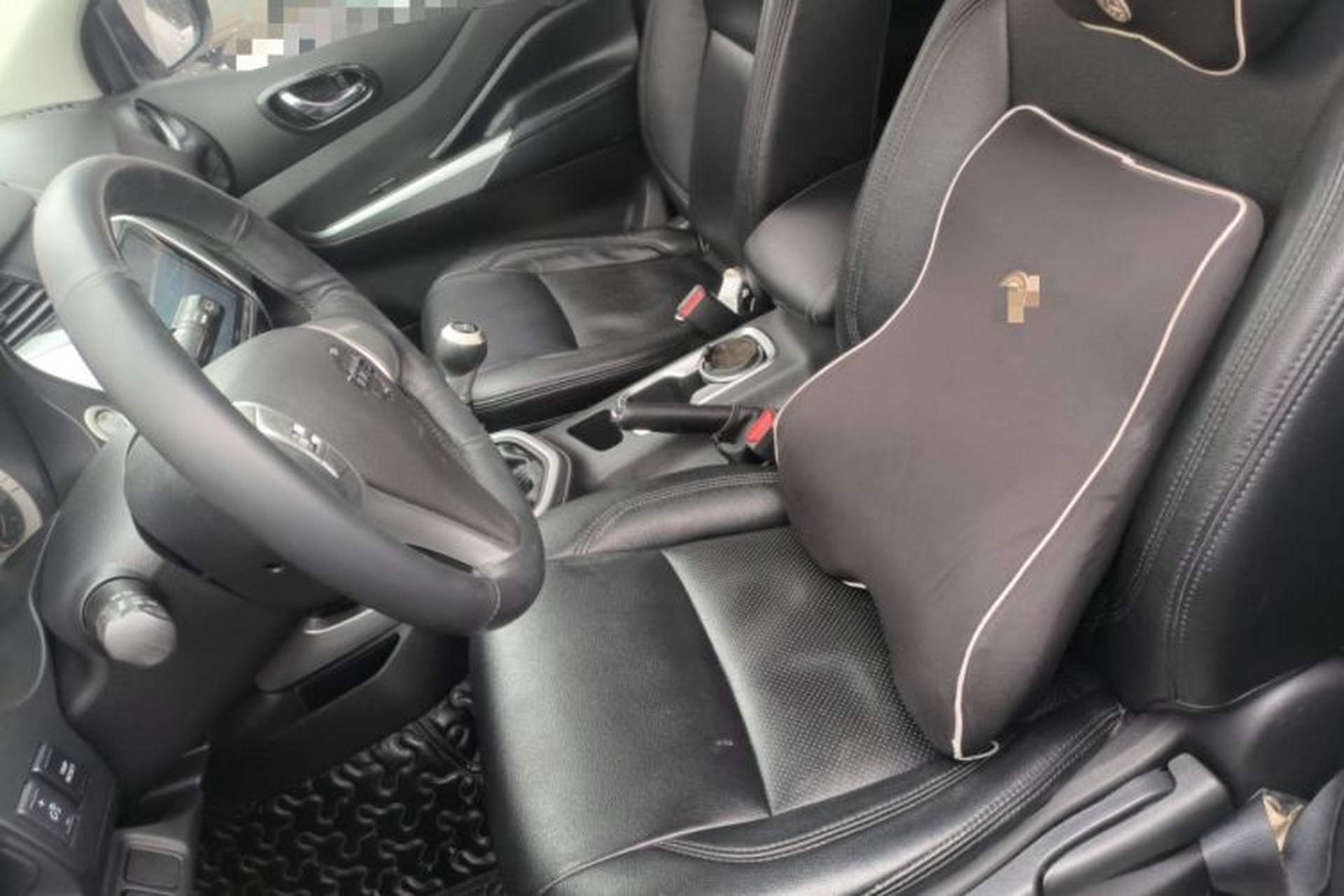 Used Nissan Terra 2018 2.5L Manual Two-Wheel Drive Elite Edition Left Front Seat
