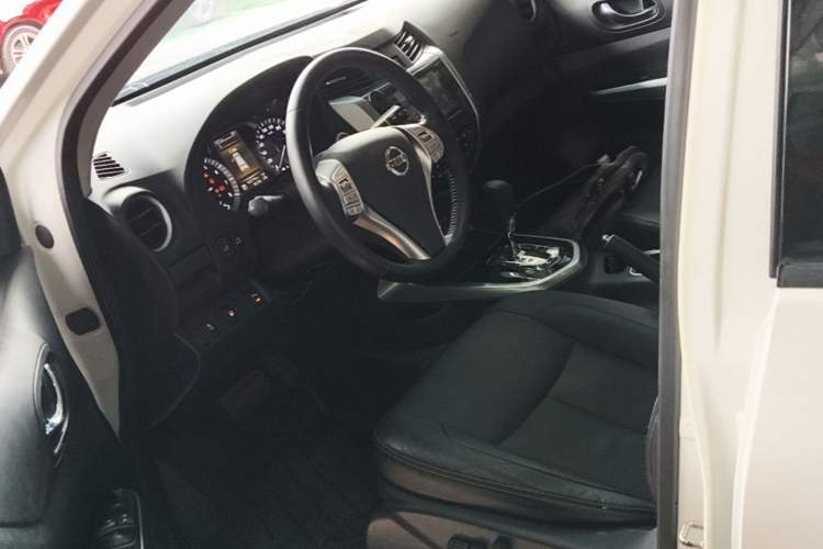 Used Nissan Terra 2018 2.5L Automatic 4x4 Flagship Edition Left Front Seat