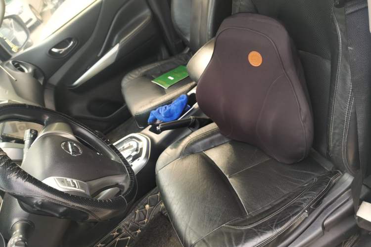 Used Nissan Terra 2018 2.5L Automatic 2WD Luxury Edition Left Front Seat