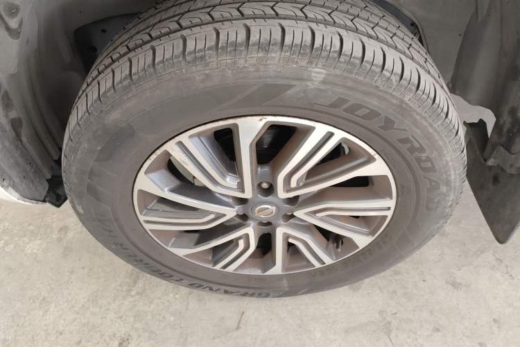 Used Nissan Terra 2018 2.5L Automatic 2WD Luxury Edition Left Front Wheel Hub