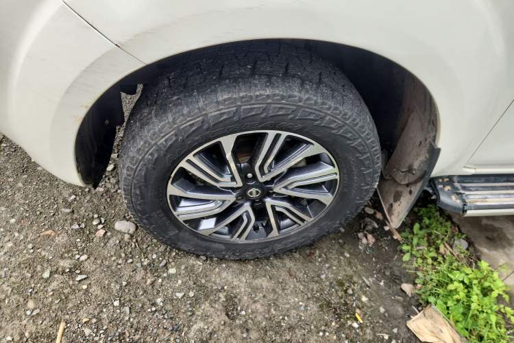 Used Nissan Terra 2018 2.5L Automatic 4x4 Flagship Edition Left Front Wheel Hub
