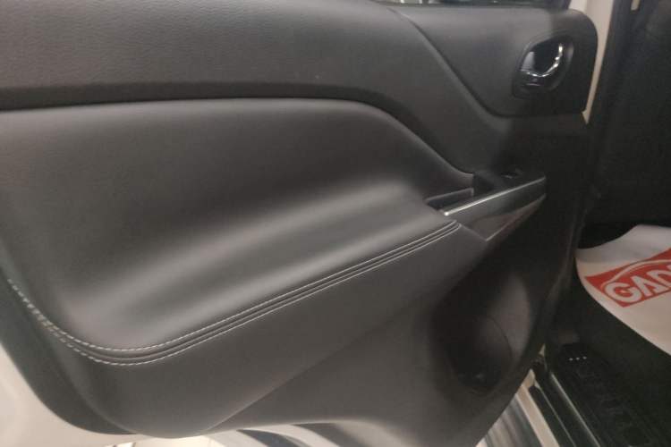 Used Nissan Terra 2018 2.5L Automatic 2WD Luxury Edition Left Rear Door Interior