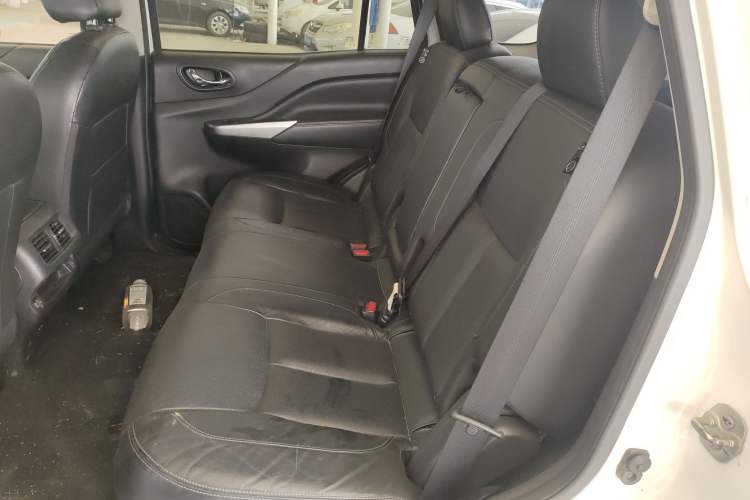 Used Nissan Terra 2018 2.5L Automatic 2WD Luxury Edition Left Rear Seat