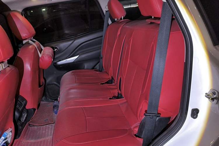 Used Nissan Terra 2018 2.5L Automatic 4x4 Flagship Edition Left Rear Seat