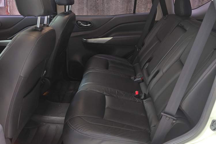 Used Nissan Terra 2018 2.5L Automatic 2WD Smart Enjoyment Version Left Rear Seat