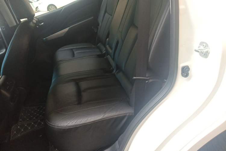 Used Nissan Terra 2018 2.5L Automatic 4x4 Luxury Edition Left Rear Seat