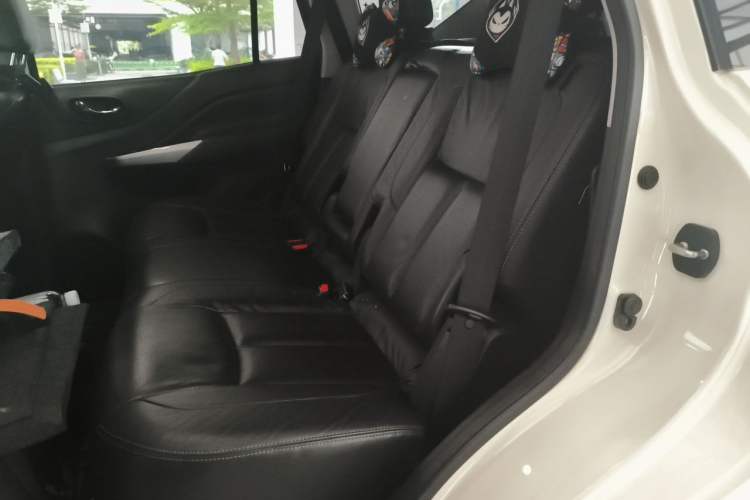 Used Nissan Terra 2018 2.5L Automatic 4x4 Flagship Edition Left Rear Seat