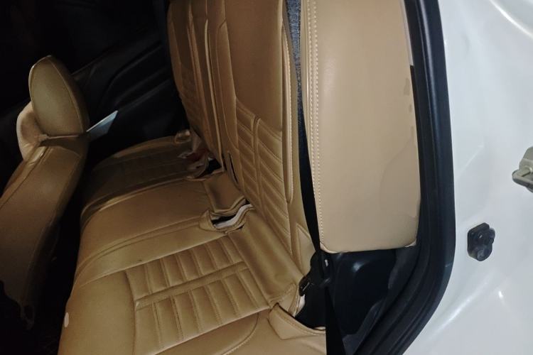Used Nissan Terra 2018 2.5L Automatic 4x4 Luxury Edition Left Rear Seat