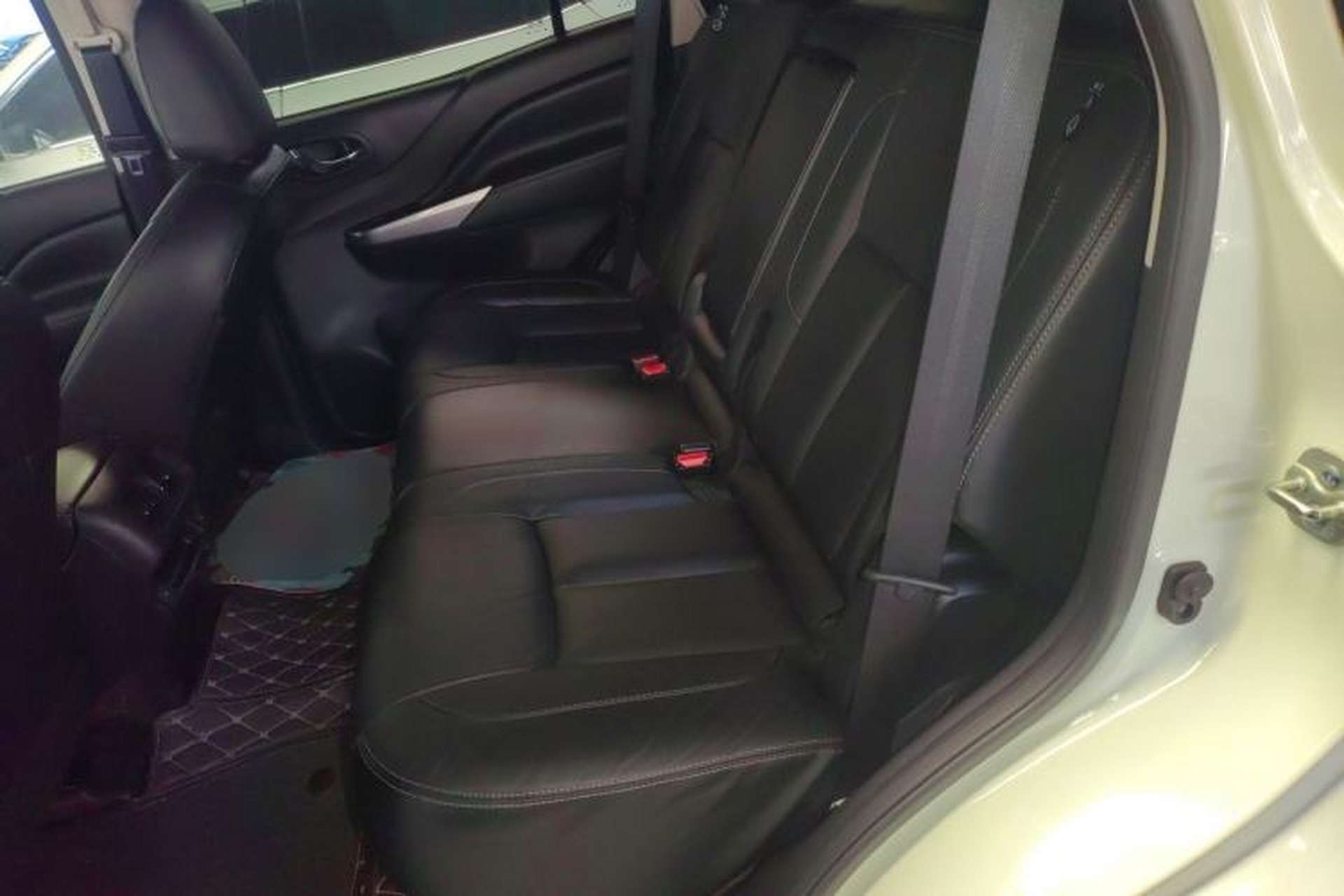 Used Nissan Terra 2018 2.5L Automatic 2WD Luxury Edition Left Rear Seat