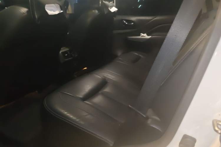Used Nissan Terra 2018 2.5L Automatic 4x4 Luxury Edition Left Rear Seat