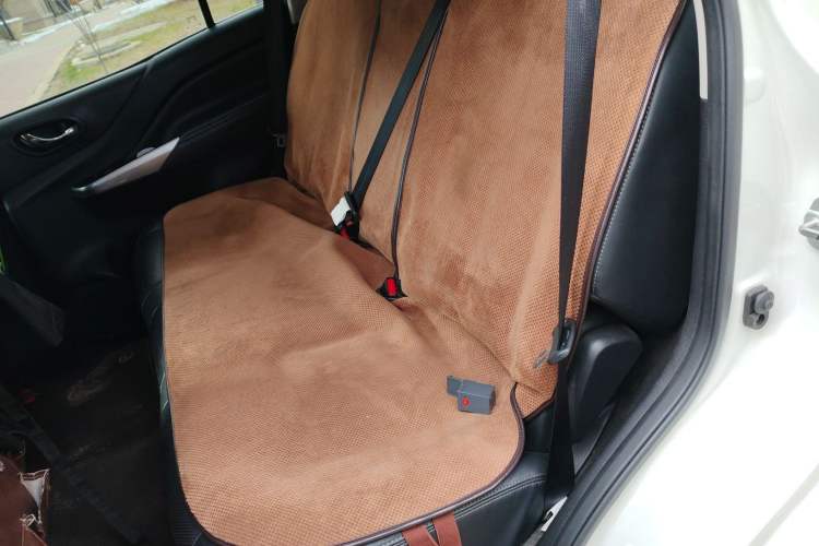 Used Nissan Terra 2018 2.5L Automatic 4x4 Flagship Edition Left Rear Seat