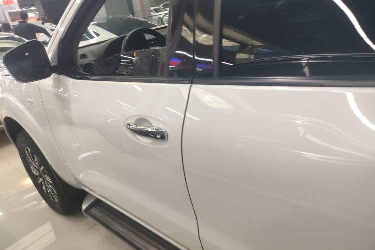 Used Nissan Terra 2018 2.5L Automatic 2WD Luxury Edition Left Side
